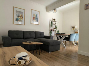 Port View, Veranda, 80 sqm, Spacious place for 6